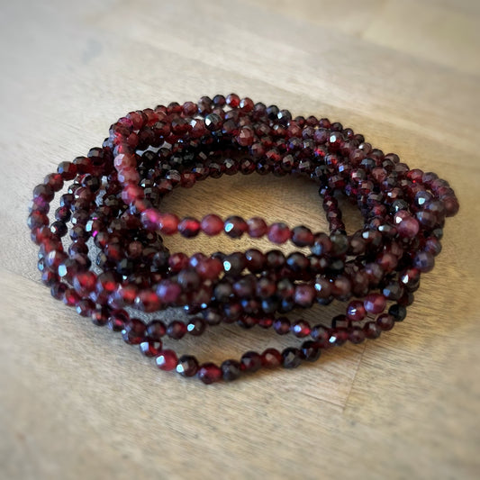 Garnet bracelet 4mm